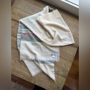 Johnstons of Elgin 100% merino wool. Large and lightweight. Made in Scotland.